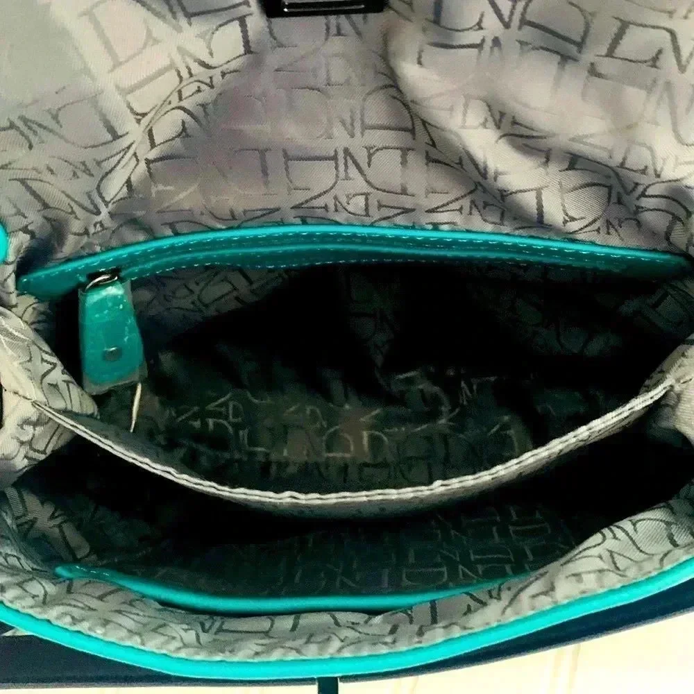 Danielle Nicole Purse - Picture 6 of 7